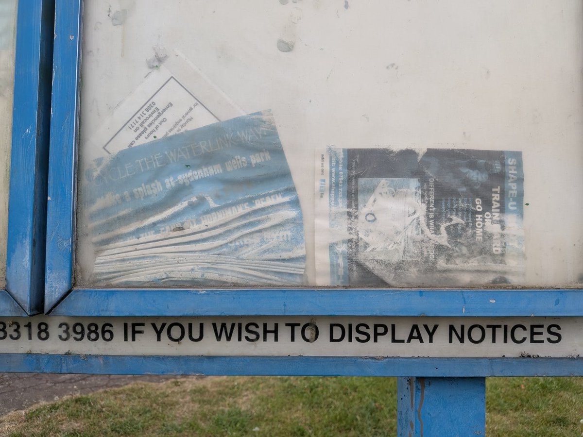 OurBellGreen's tweet image. Abandoned Notice Board. Apparently Lewisham Council are very proud of their 'award winning' parks. The ones they spent all the money on... #bellinghamplaypark #glendale #lewishamcouncil #deprivation #neglect