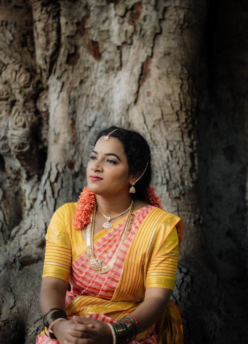 Nivedita_5's tweet image. Yepudiyo final ah fav look oda pics upload panniyachu 😎😁…

Photo eduthathu : @different_banner 
Saree from : @kanchivmlsilkstamil 
Makeup panunathu : @abis_makeovers 

#90s #look #saree #love #happy