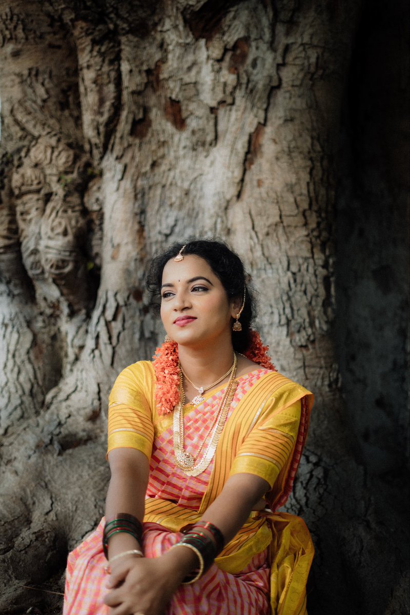 Nivedita_5's tweet image. Yepudiyo final ah fav look oda pics upload panniyachu 😎😁…

Photo eduthathu : @different_banner 
Saree from : @kanchivmlsilkstamil 
Makeup panunathu : @abis_makeovers 

#90s #look #saree #love #happy
