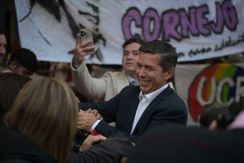 MinutoYa's tweet photo. El grito de "Peti gobernador" que rompió el silencio el 1 de mayo en Mendoza
#Mendoza @ucrmendoza @UCRNacional @petilombardi @alfredocornejo 
https://t.co/r46WR9VNMq https://t.co/WOUY4TayW1