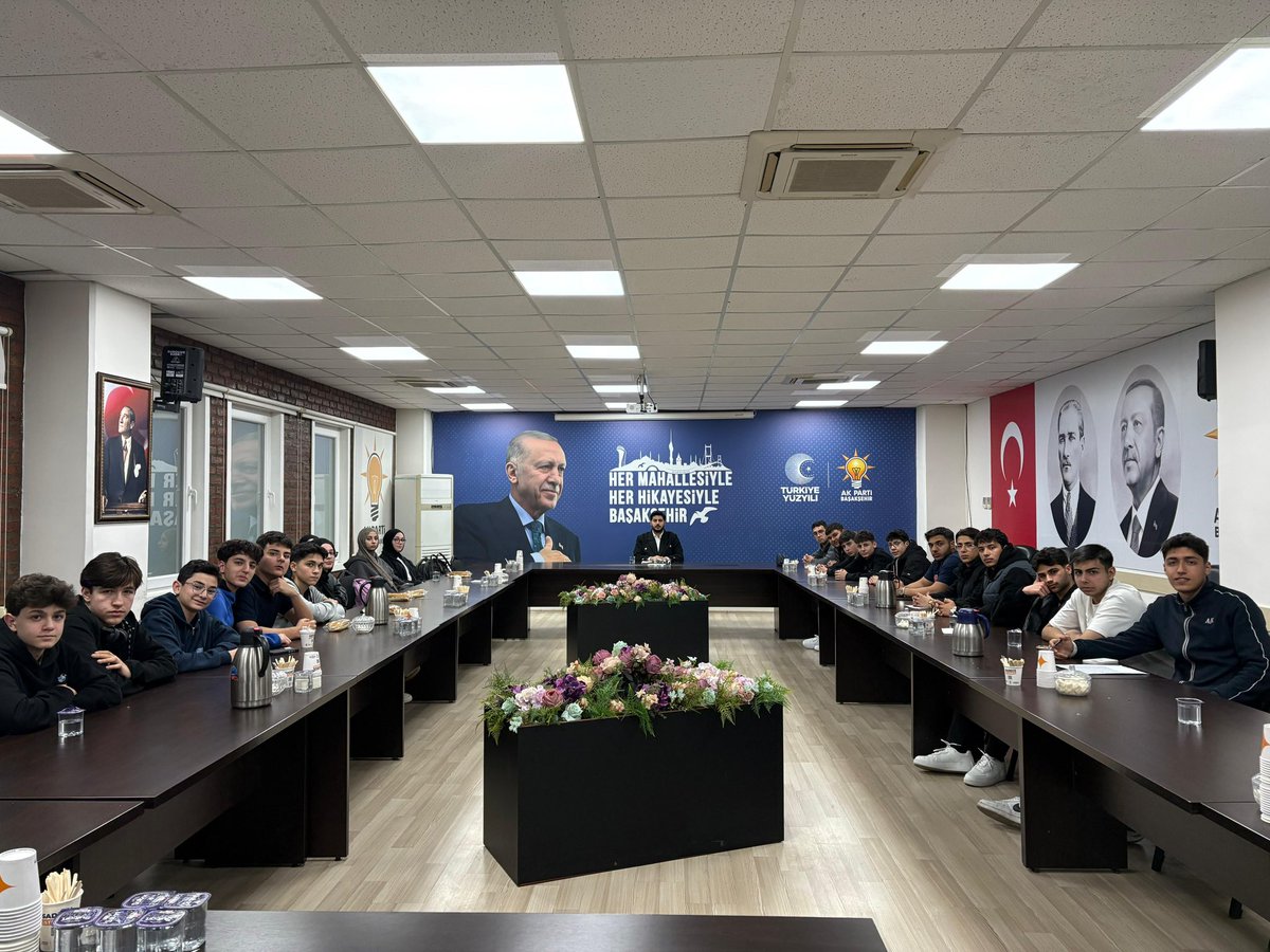 yenisecmenbasak's tweet photo. Yeni seçmen birimi olarak toplantımızı gerçekleştirdik.

Daha güçlü yarınlar için yeni seçmenlerimize ulaşmaya, gönüllere dokunmaya ve teşkilat çalışmalarımızı kararlılıkla sürdürmeye devam ediyoruz. 🇹🇷 https://t.co/PpD4PT39ng