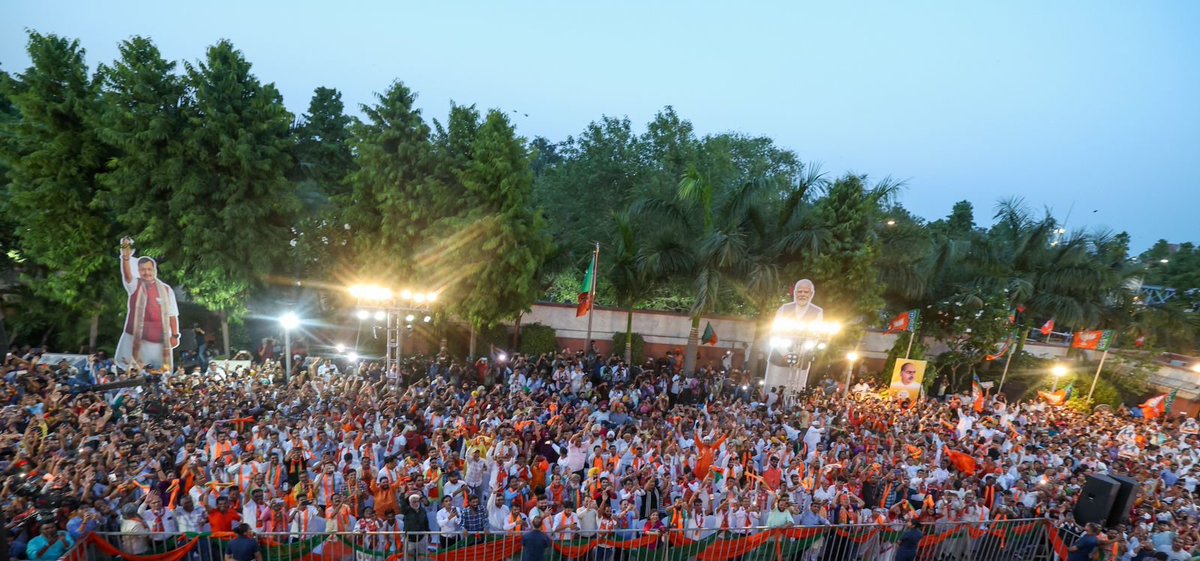 Narendra Modi tweet media