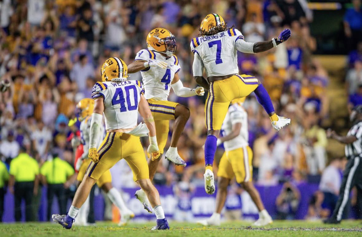 ChristianWebbS1's tweet image. #AGTG I am blessed to have received an offer from The Louisiana State University. Geaux Tigers!! @LSUfootball @Lane_Kiffin @CoachSterlLuc @CoachBlakeBaker @Chris_Kiffin @CoachSpanos @BengalTigerOn3 @Geaux247 @CoachBeck56 @CoachCarswell @TheUCReport @ErikRichardsUSA @adamgorney
