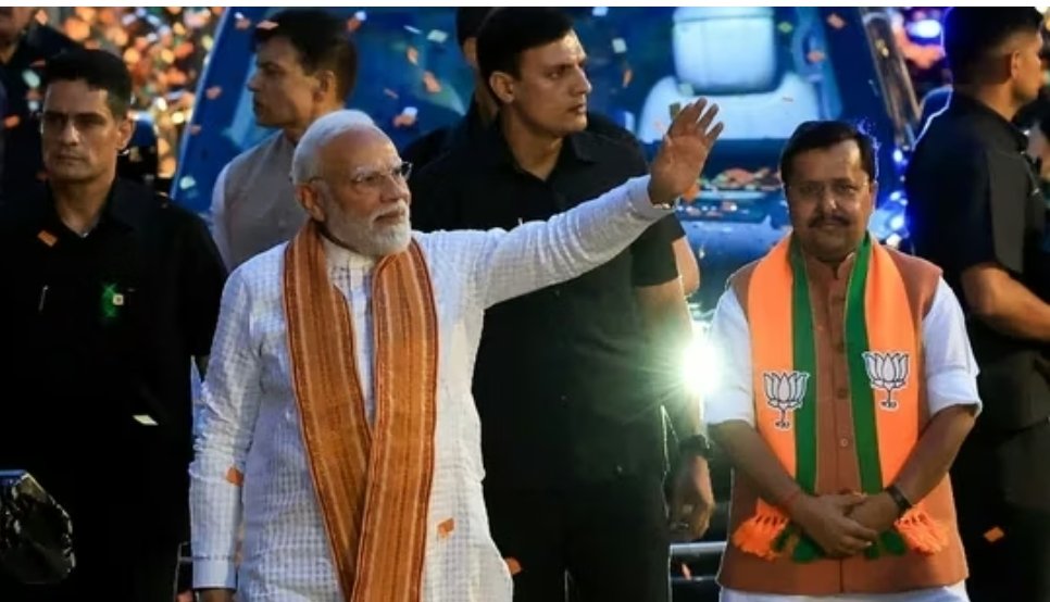 ImWhatIm_15's tweet photo. Although I have kept neutral stance wrt BJP since UGC Rules, but this win in #WestBengalLegislativeAssemblyelection2026 feels personal. A change that was long due. Well done Bengali Brothers🙌🎉👍 #बंगाल_का_रिजल्ट #westbengalResultsLive #Electiontresult2026 https://t.co/WuJVlR87Jz