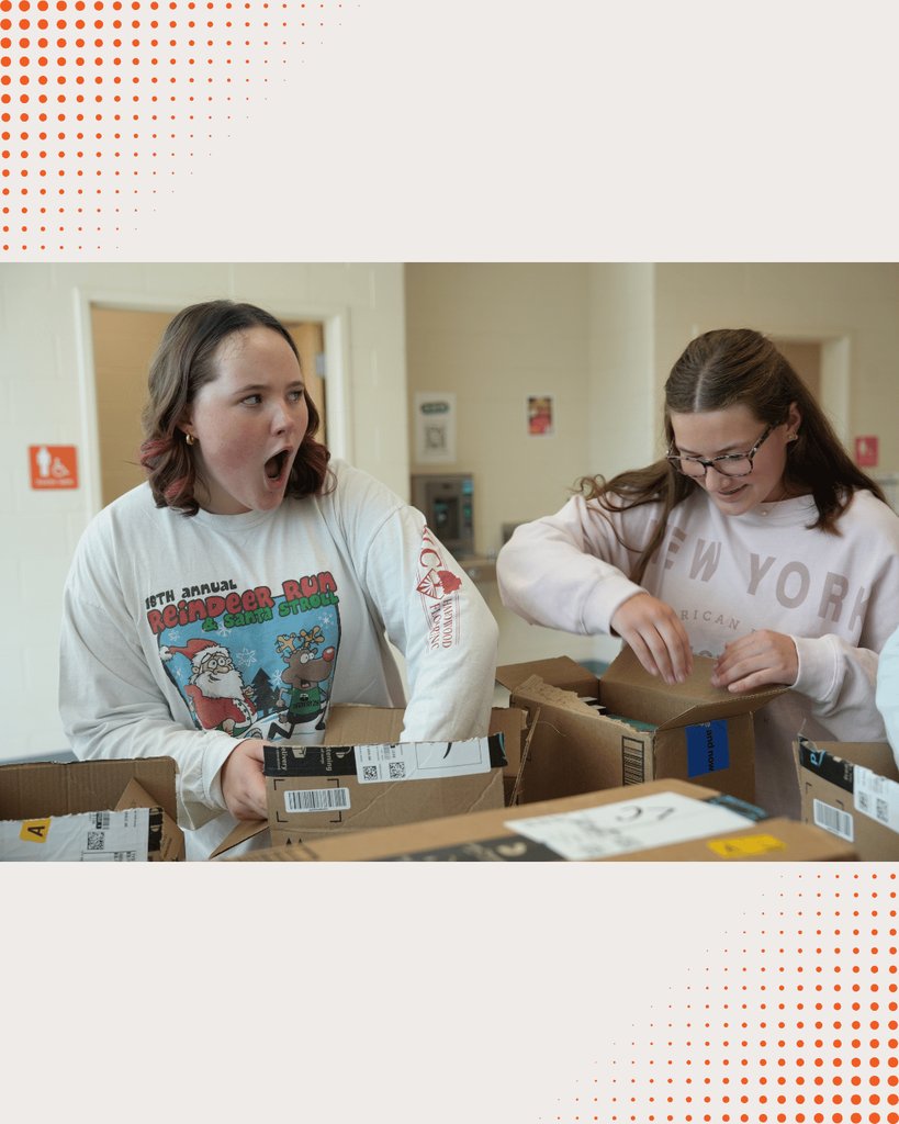 daviecountyhs's tweet photo. One message → big impact. DCHS junior Corbin Drum sparked something huge—support came from across the U.S. &amp; even the UK. We now have 126 books and counting for Battle of the Books. Any DCHS student can join! #experiencedavie https://t.co/wVrMNONBZ7