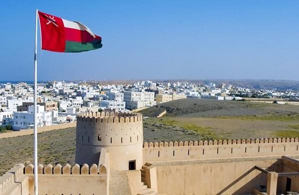 استهداف مبنى سكني في تيبات بخاء وإصابة وافدين
