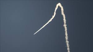 MrGGuardian's tweet photo. Officials report that #UAE air defenses are currently responding to an ongoing missile threat. Further details are pending.

#Iran #Oman #iraq #IranWar #Dubai #Kuwait #Berlin #Bahrain #Hezbollah https://t.co/JTOMVAedmJ