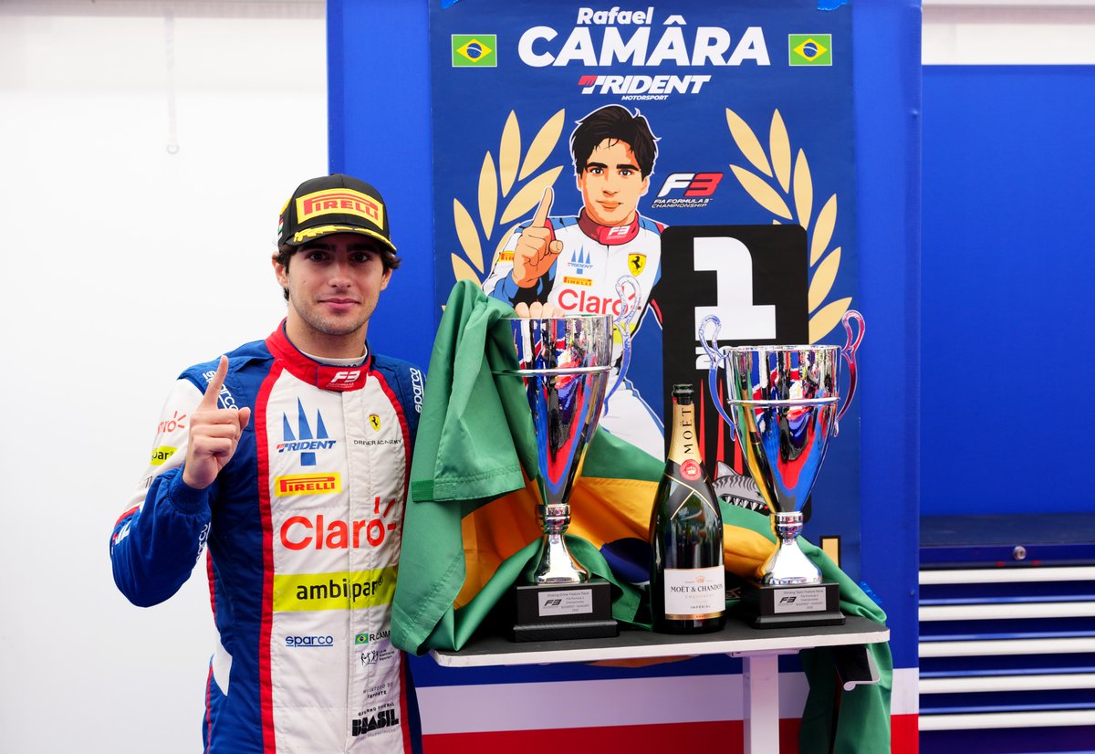 Parabéns a você, champ! 🏆

2025 F3 champion, Rafael Câmara, turns 21 today! 🥳🎂

We hope you have a great day, Rafa! 😊

#F3 #RoadToF1
