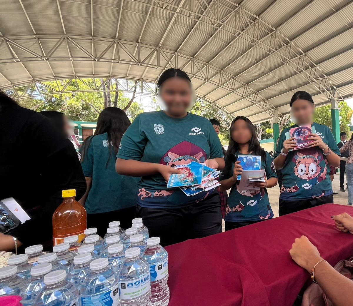 apicampeche's tweet photo. Nos sumamos a la actividad “Estación Prevención del Delito y Participación Ciudadana”, realizada en CONALEP Campeche.

A través de dinámicas como la lotería y el memorama portuario, convivimos con  estudiantes, promoviendo valores y aprendizaje.

#Apicam #Vinculación. https://t.co/KTBn5lwKB3