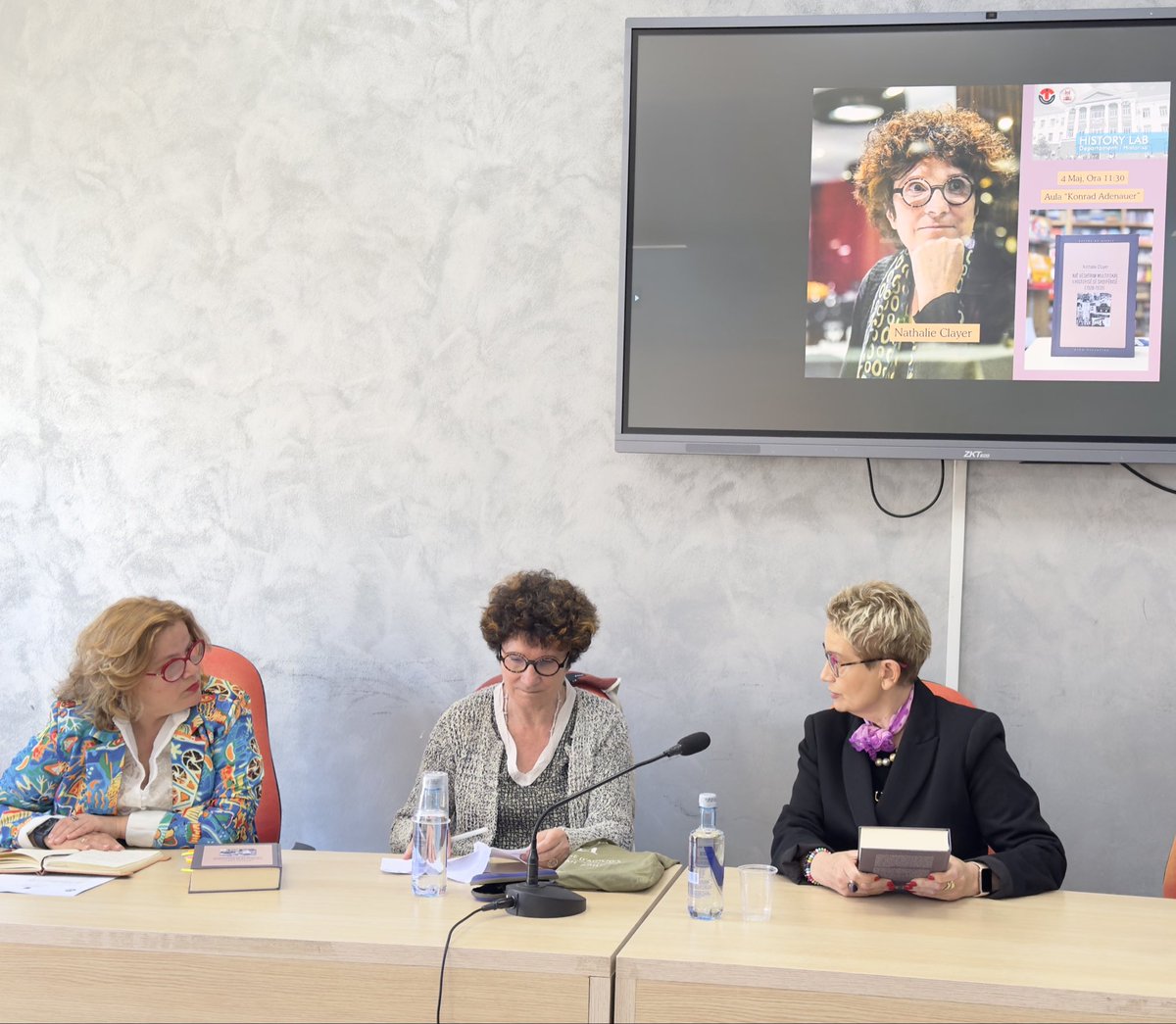 DepFhf's tweet photo. Në #HistoryLab diskutuam shtetformimin shqiptar ndërmjet dy luftërave botërore me Nathalie Clayer. U folusuam tek kontekstet e shek. 19-20, ndikimet perandorake, lokale, rajonale, evropiane apo transatlantike, si dhe rolin e aktorëve e institucioneve.
#departamentiihistorise https://t.co/7qF0SJlzXD