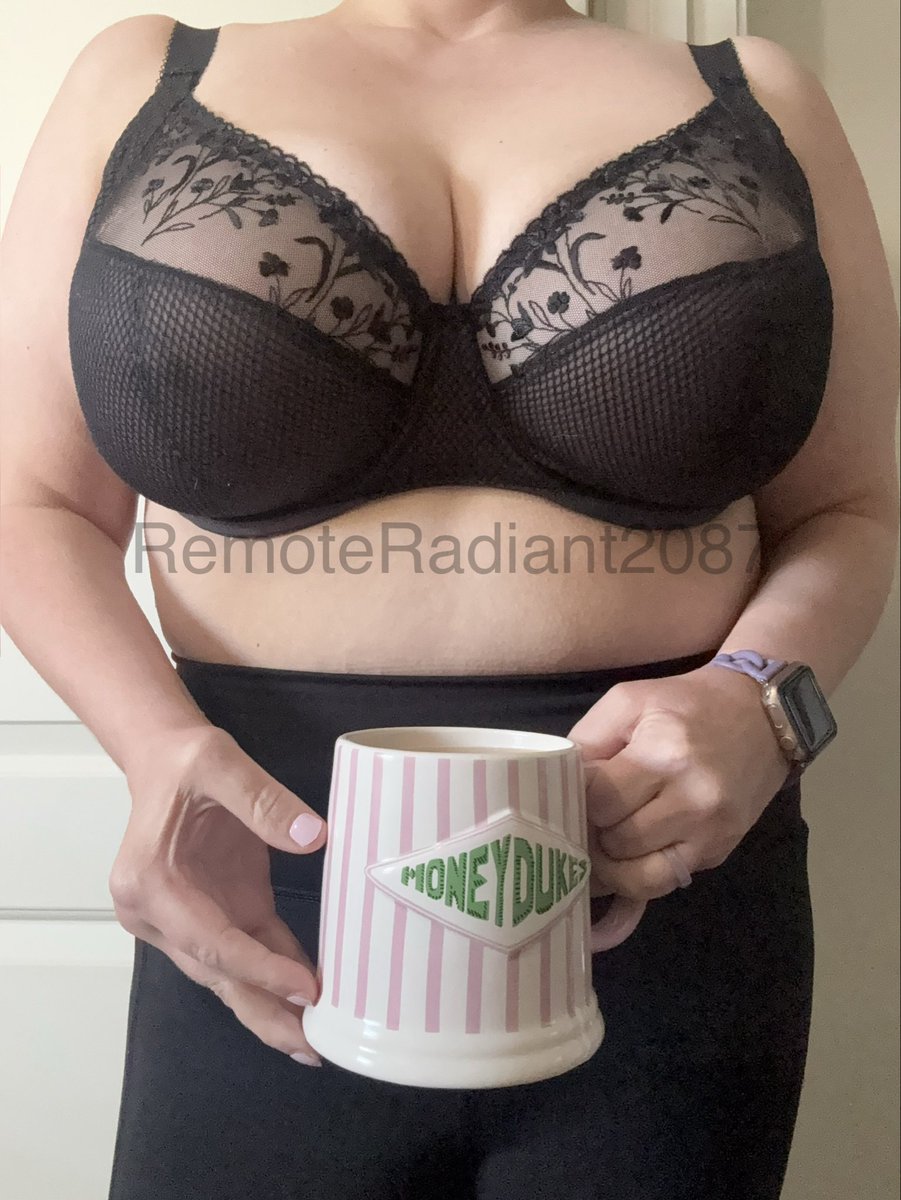 radiant2087's tweet photo. Happy Monday! Grab your coffee and let’s take on the week! #MondayMindset https://t.co/FG0QdOVZoJ