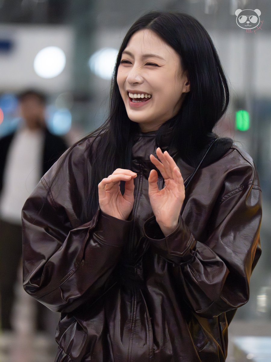 littlepanda0419's tweet photo. 260504     
KUL 출국   
-
@Apinkohy
#에이핑크 #apink #hayoung #하영 #夏榮 https://t.co/KNILT9UIu7