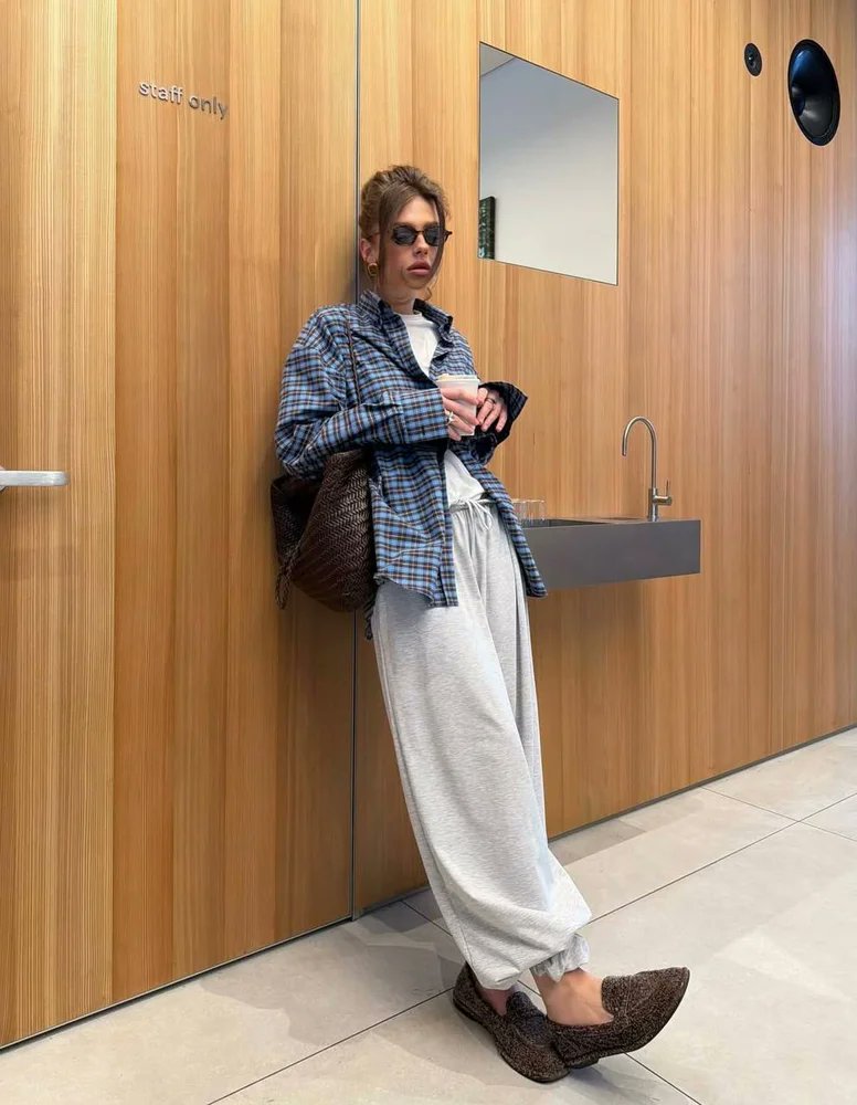 MakeOutfit tweet media