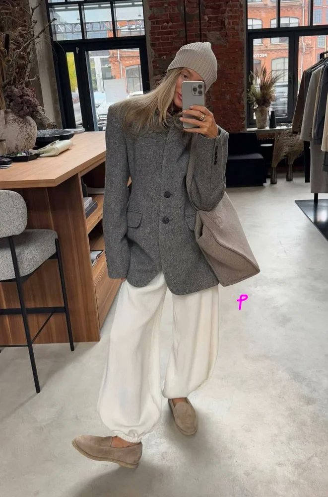 MakeOutfit tweet media
