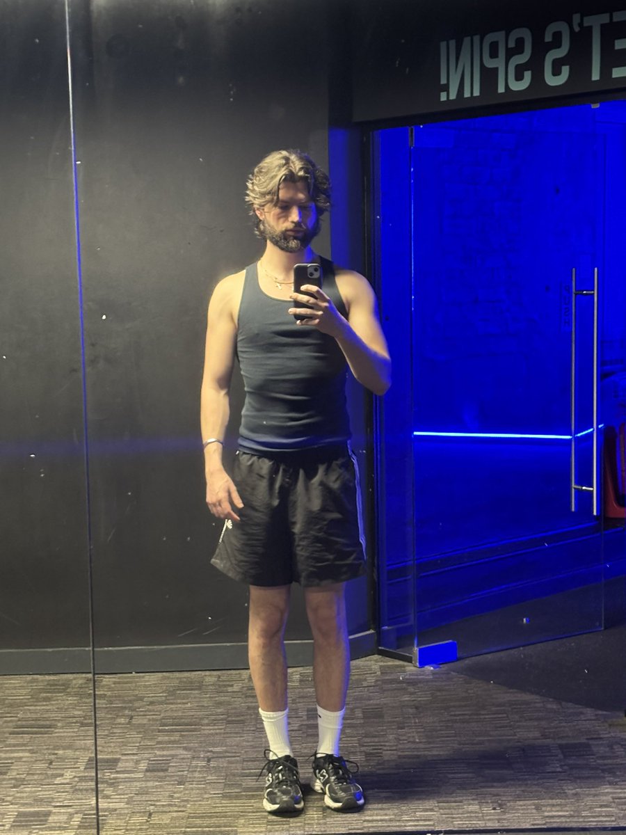 greygaury's tweet photo. Why can’t the pump stay forever https://t.co/USljWnedpm