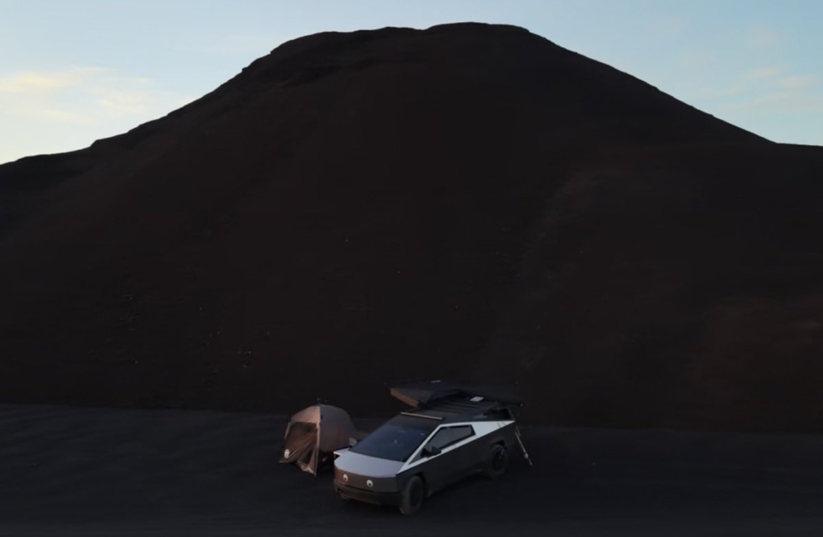 CyberOdysseyUSA's tweet image. Cybertruck is at home on Mars…. @cybertruck @tesla @elonmusk @mayemusk #cybertruck #mars @grok #grok