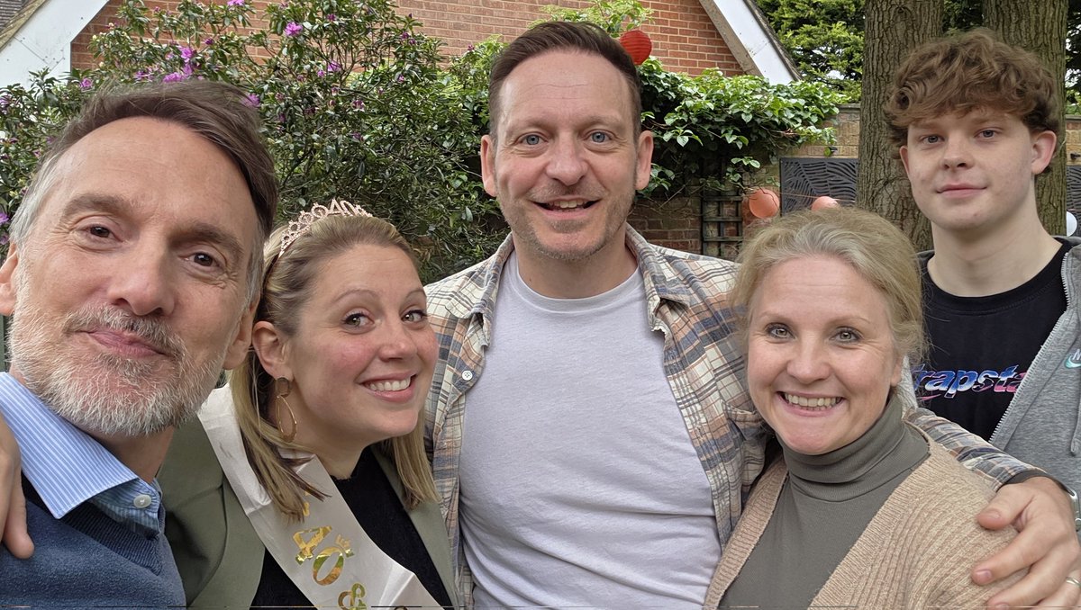 Timsley's tweet image. Bank Holiday Monday BiRtHdAy for for Stephanie...! #ISAIDIT 🎊

#TIMMYALEXISCARRINGTONWARD #STEPHANIE #STOLLER #MELANIE #JAKEAWAY