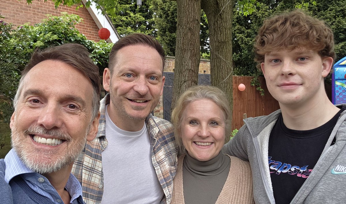 Timsley's tweet image. Bank Holiday Monday BiRtHdAy for for Stephanie...! #ISAIDIT 🎊

#TIMMYALEXISCARRINGTONWARD #STEPHANIE #STOLLER #MELANIE #JAKEAWAY