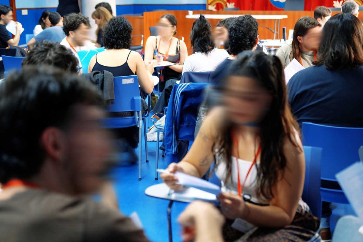 IGNIS_comunista's tweet photo. Las comunistas de hoy estudiamos el género para borrarlo de la sociedad que está por venir. 

Analizamos un presente de opresión para construir un futuro comunista. 

📸 Escuela sobre género. https://t.co/4ulg5RQVMz