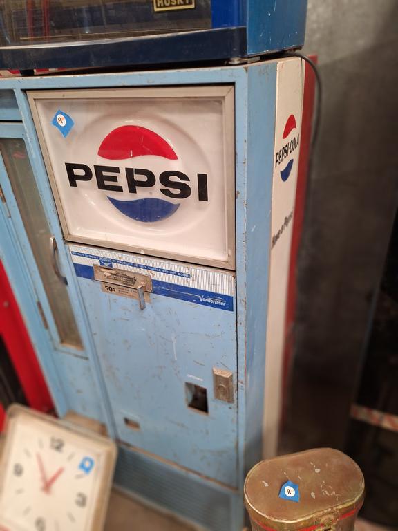 ListSale's tweet photo. 500+ lots of tools, collectibles, audio equipment &amp; home goods now open for bidding. Something for everyone in this auction.  Closes Saturday, May 9th.

https://t.co/q7ECzW4T0h https://t.co/EgFRlkUGcF