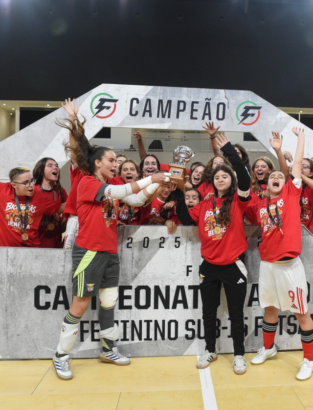 Bicampeonato para as Sub-15 benficagloriosos.blogspot.com/2026/05/bicamp…