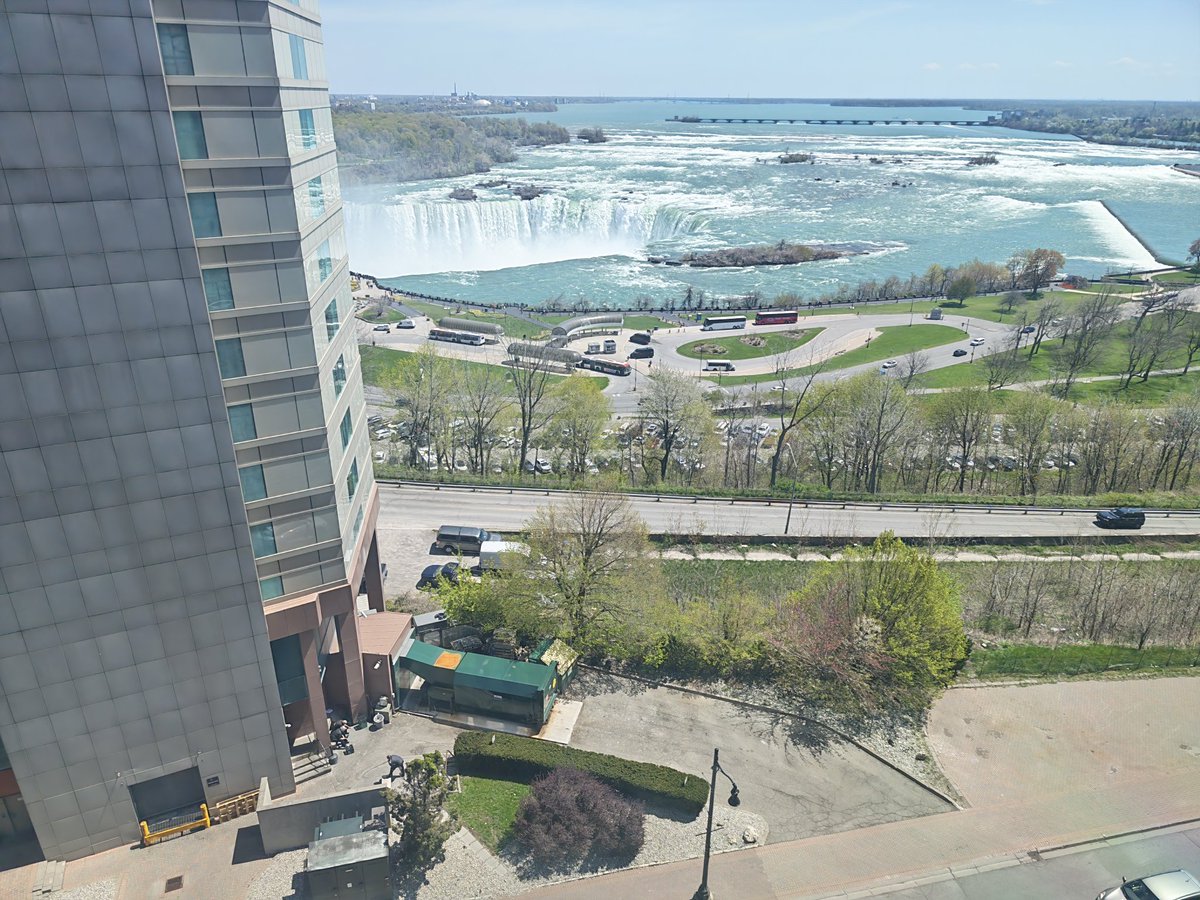 tetuan22s's tweet image. Not a bad view from the hotel room #niagara #canada