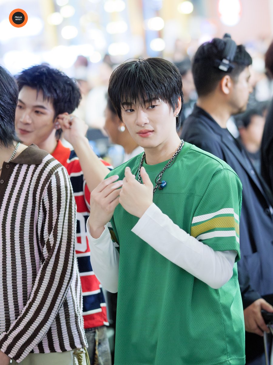 หล่อมากหนุ่มตี๋ 💗💚
#VVV_TRIPLEV #JANUS_VVV
#EsplanadeTeenSummerFest2026xVVV