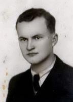 TomFromKatowice's tweet image. My name is Florian Jasiński 🇵🇱 from #Cracow, born on May 4️⃣, 1922 in #Warsaw.
I was murdered by #Germans in their #Death camp #Auschwitz on Aug. 4, 1942 at the age of 2️⃣0️⃣ only because I was a #Pole. 
I survived 1️⃣3️⃣4️⃣ days as a no. 27105.
Please,#NeverForget me!
#Genocide #WWII