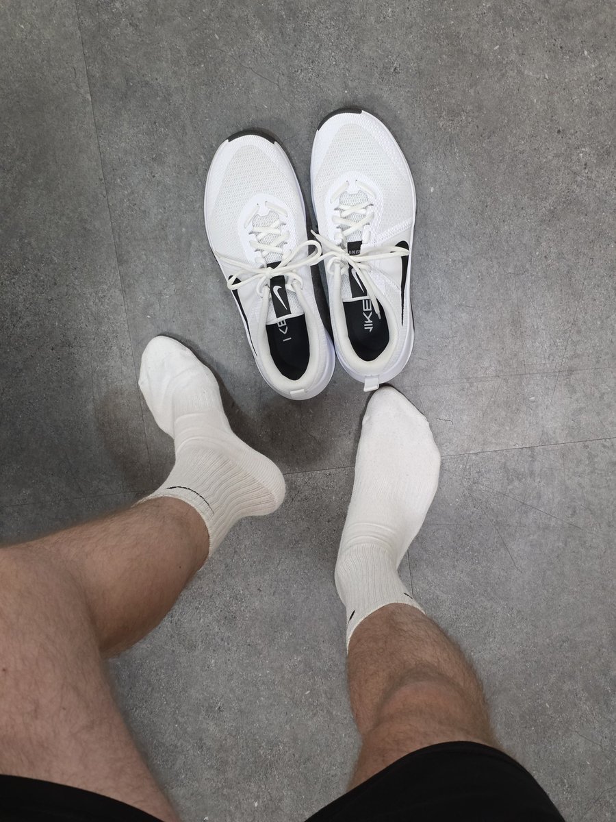 SteveXclusive_'s tweet image. Sporty style is 🥵

#gay #feet #socks