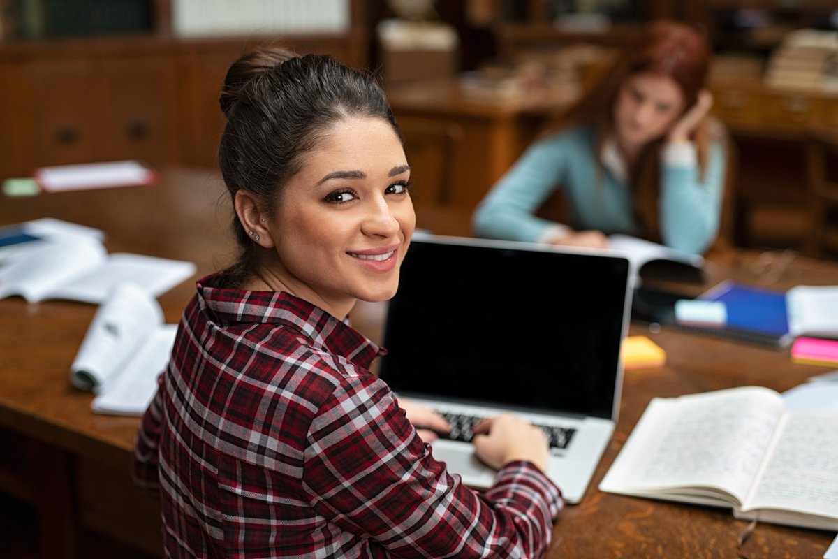 Rogue Community College tweet media