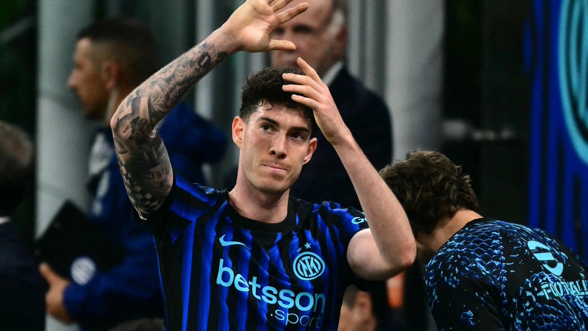 ‼️💣¡Giuseppe Marotta confirma el interés del Barça en Bastoni!

"Muchos grandes clubes de Europa siguen a Bastoni. No niego el interés del Barcelona, pero de momento es algo superficial y nada concreto."

"Un jugador solo sale si quiere irse y ahora mismo él quiere quedarse."