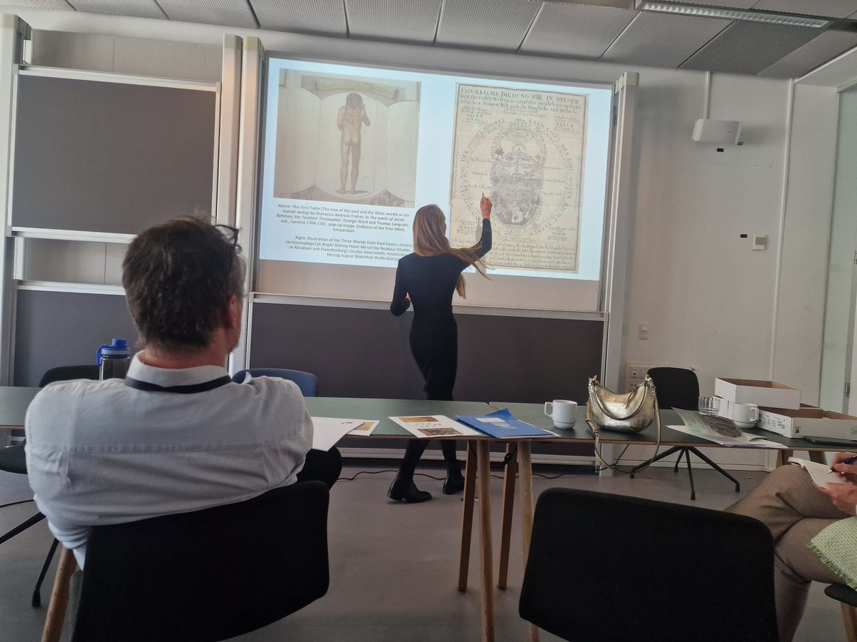 Ariane Fichtl tweet media
