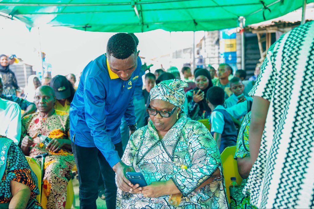 bhmng's tweet photo. It wasn't just about technology; it was about financial empowerment.

The MoMo financial literacy session equipped the community with practical knowledge.

MTN Y'ello Care 2025 https://t.co/EpAtO56Z7A
