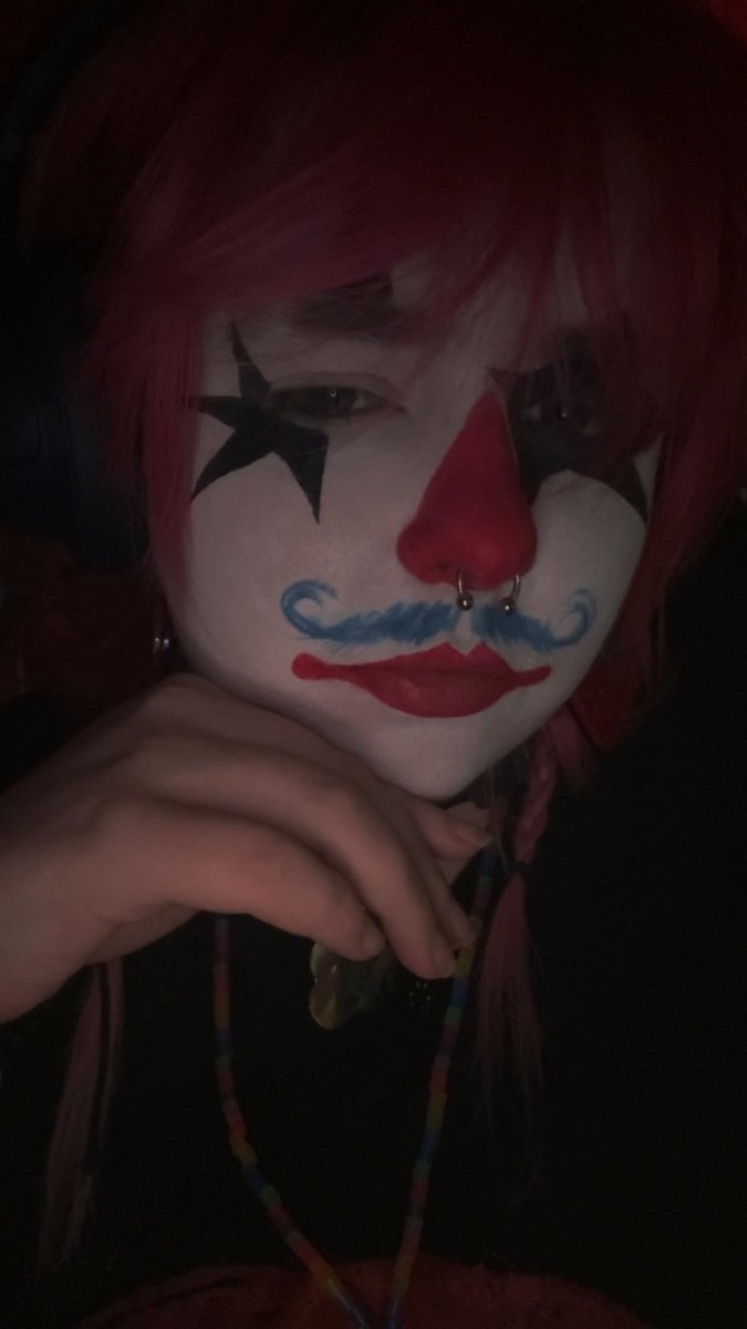 M4NK1SS3R's tweet image. Clown makeup!!
#clown #makeup #tomfoolery