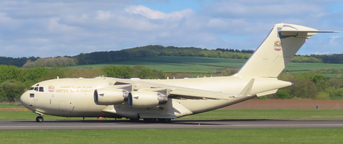 BloodyPolitics's tweet image. Always a pleasure to catch Big Goldie of the UAE Air Force. Haste ye back chaps. 🇦🇪 
#C17 #UAF1235 reg 1228 
#avgeek