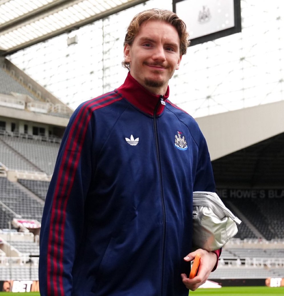 Transfer1_Daily's tweet image. 🚨❌ Bayern have not revived their interest in Nick Woltemade, amid his complicated situation at Newcastle. 

He's currently not a topic for the club, not even if he would be available on loan. #FCBayern have other plans for this summer. #NUFC #Newcastle #BayernMünchen 

Source: