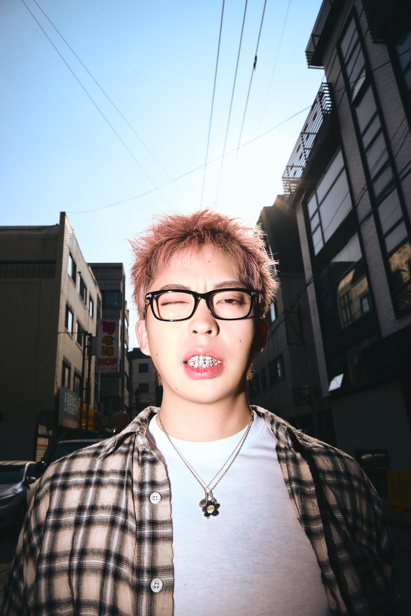 MPlay_2021's tweet image. BU-WAN (CLUB BOYBND) First Bangkok Show by chunky buddy Dreamขอเสนอคอนเสิร์ตเต็มรูปแบบครั้งแรกในประเทศไทย
📌facebook.com/plugins/post.p…

#CLUBBOYBND
#BUWANCLUBBOYBNDFirstbkkshow
#krnb
