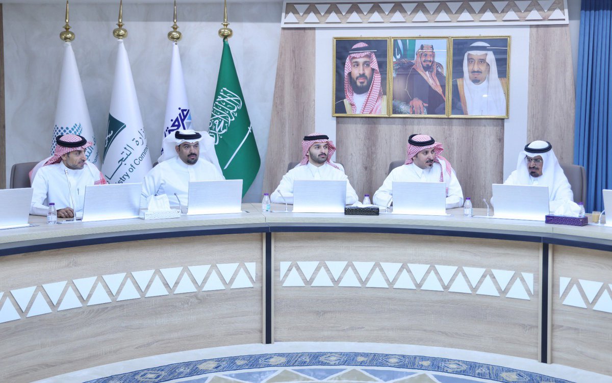 Bisha_cci's tweet photo. زار رئيس مجلس إدارة #غرفة_بيشة أ. جلوي بن محمد آل كركمان، يرافقه النائب الأول أ. مسفر المساعد وعضو المجلس أ. سعيد بن كدسه والأمين العام أ. فايز اليتيم، #غرفة_أبها،حيث التقى برئيسها أ. شاكر بن عوير وأعضاء مجلس الإدارة.
وتأتي هذه الزيارة لتجسد عمق الشراكة الاستراتيجية بين الغرفتين. https://t.co/dRihYHiQ3E