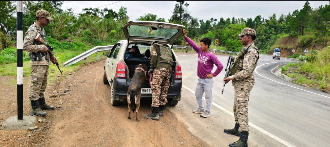 digopsimp's tweet image. #CRPF,
Units of Range Imphal, Manipur, established Naka&amp;amp; Mobile Check Post, demining roads and area domination at different strategic places in Manipur. CRPF remains dedicated to ensuring peace and stability in Manipur.
@HMOIndia 
@crpfindia
@mnp_2018
@northeast_zone