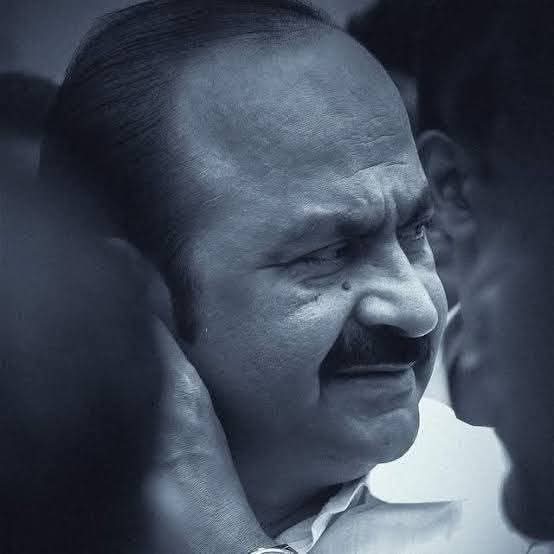 shamseerHashim's tweet photo. 100 സീറ്റ് നേടുമെന്ന് പറഞ്ഞു ,നേടി

ഒരു ഡസൻ മന്ത്രിമാർ തോൽക്കുമെന്ന് പറഞ്ഞു, നടന്നു

5 ജില്ലയിൽ ക്ലീൻ സ്വീപ്പ് എന്ന് പറഞ്ഞു, അതും നടന്നു

ബൈ ഇലക്ഷനുകളും തദ്ധേശ തിരഞ്ഞെടുപ്പും അടക്കം മറ്റു വിജയ പ്രവചനങ്ങൾ വേറെ

അങ്ങനെ കേരള രാഷ്ട്രീയത്തിൽ ഇലക്ഷൻ എൻജിനീറിങ്ങിന്റെ ഏറ്റവും ബെസ്റ്റ് വെർഷൻ ആണ് 2026ൽ നടന്നത്.

തനിക്കെതിരെ വ്യക്തിഹത്യ നടത്തുകയും പേജുകളും പേരുകളുമായി എതിരാളികൾ പല നാറിയ കളി കളിച്ചപ്പോഴും ആത്മവിശ്വാസത്തോടെ ചങ്കൂറ്റത്തോടെ പറഞ്ഞു, തിളക്കമാർന്ന വിജയമില്ലേൽ രാഷ്ട്രീയ വനവാസത്തിന് പോകുമെന്ന്.

വനവാസമല്ല വൻ തിളക്കത്തോടെ ജനങ്ങൾ നൽകിയ സിംഹാസനത്തിലേക്കാണ് അയാൾ നടന്ന് കയറുന്നത്.

Say my name,

വടശ്ശേരി ദാമോദരൻ സതീശൻ 🙌