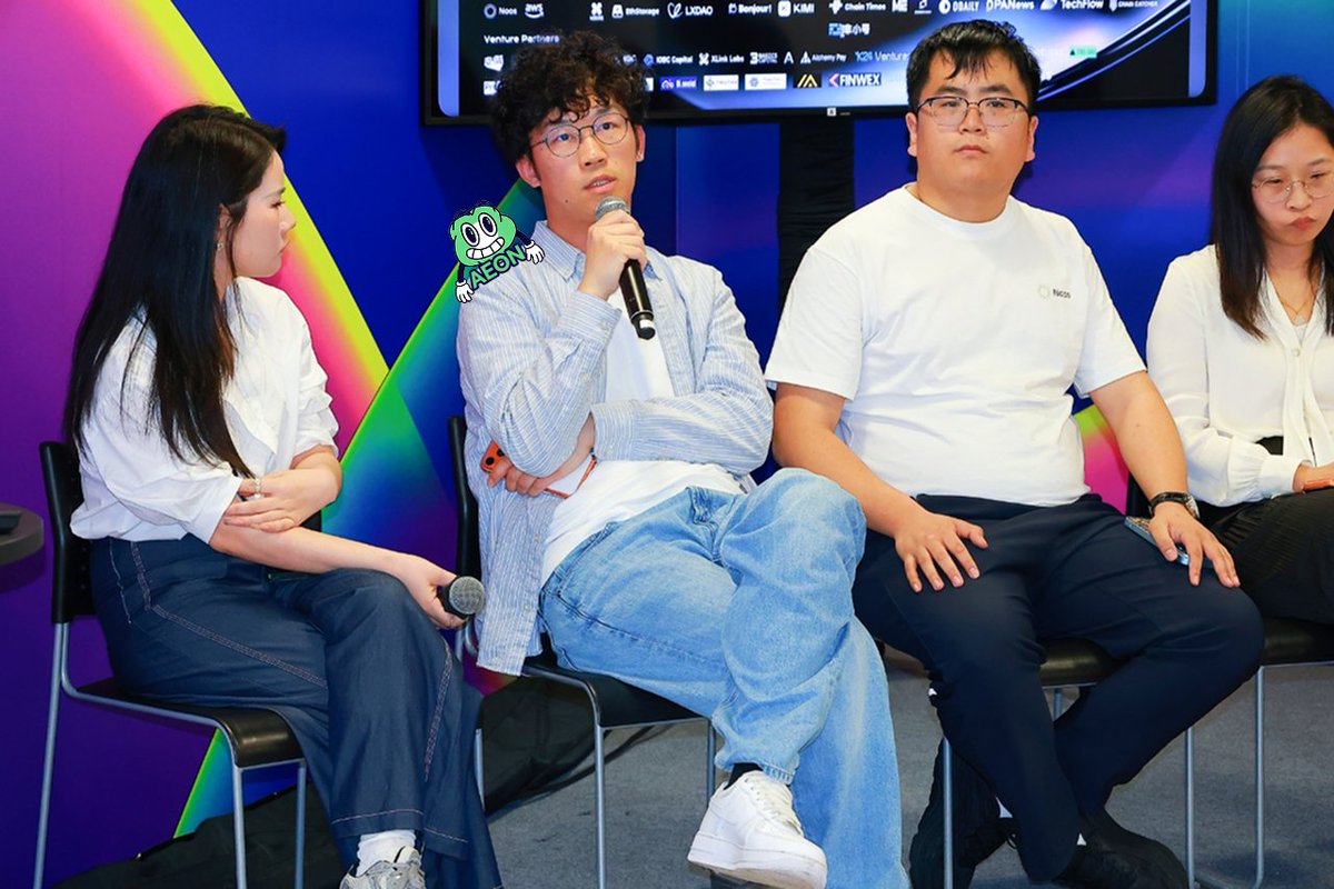 AEON_Community's tweet photo. 🇭🇰Great conversations at AI AGENTPUNK SUMMIT Hong Kong.

AEON CTO Leo @alohaleonardox joined the panel on Agent Breakthroughs, sharing why settlement may be the missing layer of AI adoption. He shared how AEON powers the #agenticeconomy with open AI-native standards supported, seamless settlement, and access to 50M+ real-world merchants.