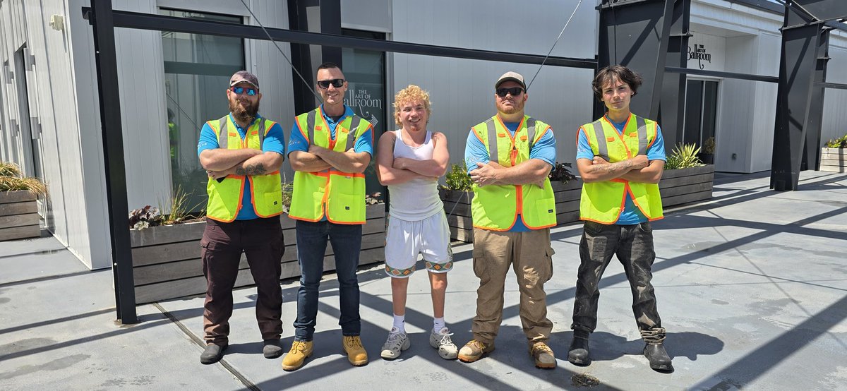 therealsecc's tweet photo. We are pressure washing in Nashville this week and got to meet up with @reallilmanj on the job site. You never know you will meet in Nashville, TN! https://t.co/ZoSWg8m6Ef