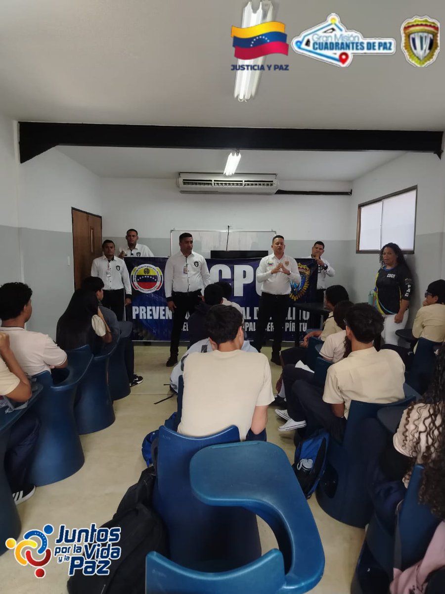 Cicpc294's tweet photo. En el Marco de la Gran Misión Cuadrantes de Paz, vértice 1, Funcionarios adscritos a la Delegación Municipal Puerto Piritu realizaron prevención a los Estudiantes de la U.E.P Can Tim, relacionado a la Prevención sobre No Te Enredes Con Las Redes. 

Prevenir es tarea de todos. https://t.co/mKCxPX5nnR