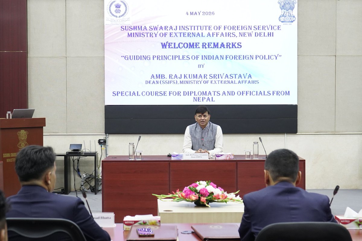 SSIFS_MEA's tweet photo. The Special Course for Diplomats from Nepal was inaugurated by Amb Raj Kumar Srivastava, Dean(SSIFS) at @SSIFS_MEA today. 35 diplomats are participating in the 10 days program. In the inaugural session,
Amb Srivastava talked about diplomacy &amp; gave an overview of SSIFS. https://t.co/xlTjadI7Ak