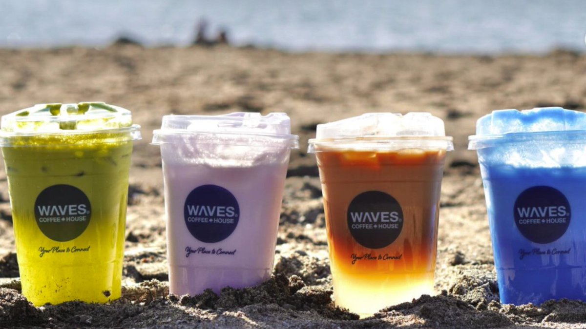 shopcapilano's tweet image. Sip into summer at @WavesCoffee ☀️☕️❄️⁠ Iced, blended, and totally refreshing—your favourite cold drinks are calling.⁠ ⁠ ⁠ ⁠ 

#ShopCapilanoMall #IcedCoffee #Waves #NorthVancouver #CoffeeBreak