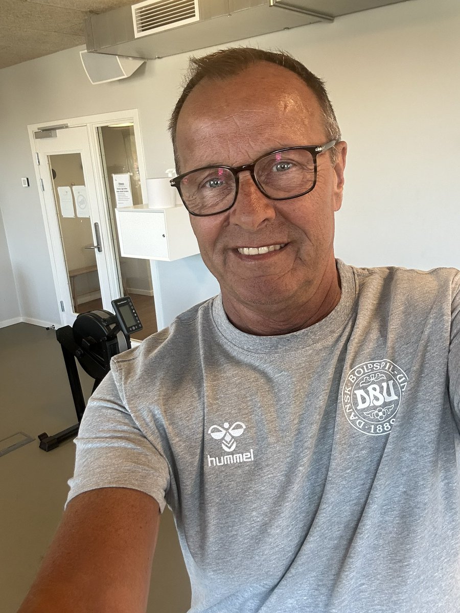 PeterKoge's tweet image. Har I fået trænet i dag 😜
2 timer styrke og cardio 🏋️‍♂️🚣
#enjoylife #toshortnotto ❤️