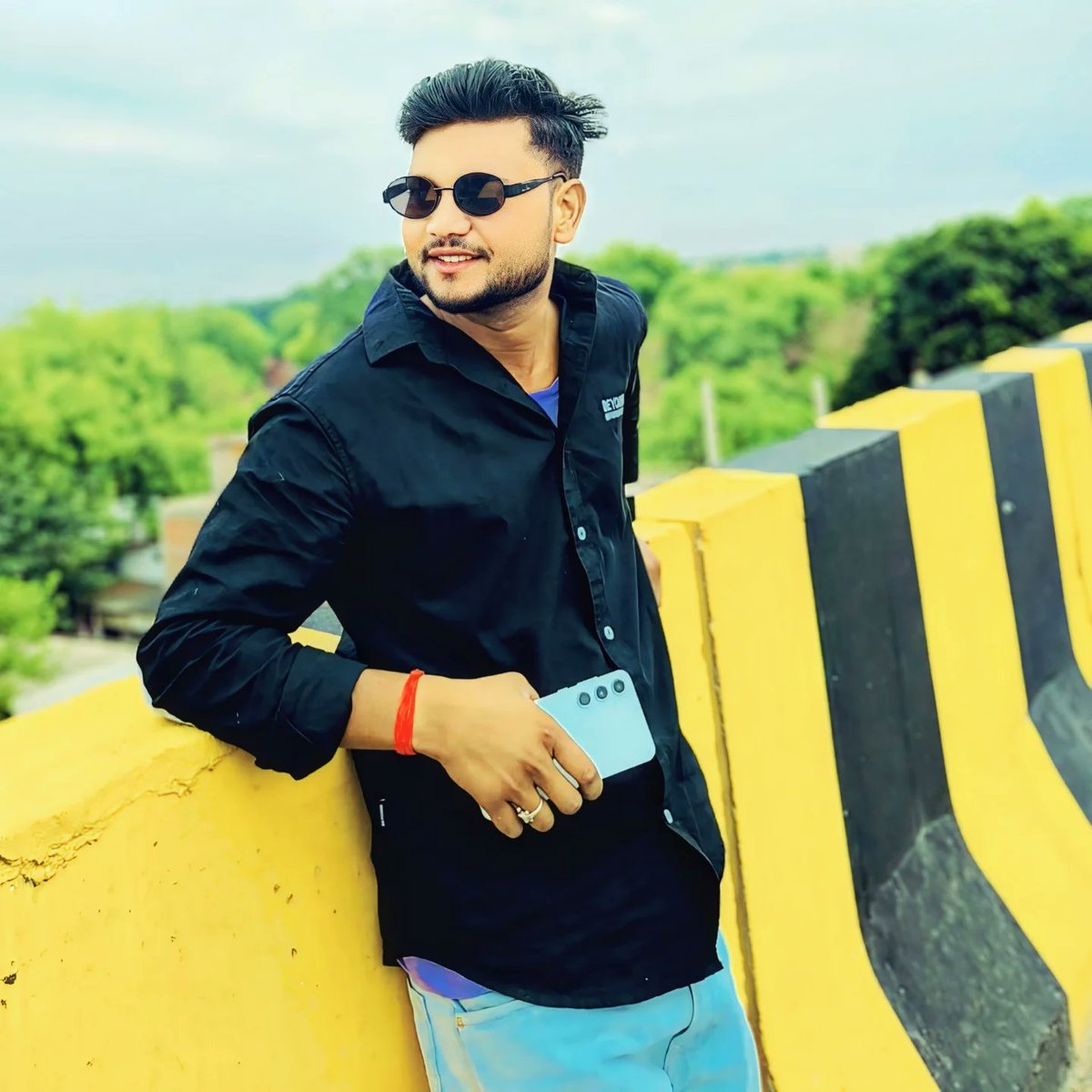 EdingSingh's tweet photo. I don't care about anyone's status. I am the king of my own world.
..
..
#anupam_singh63_official #likeme #like4like #followforfollowback #instagood https://t.co/7RNEZCQILM