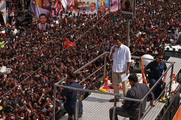 Susanta38628632's tweet image. #thalapathyvijay 
ଟିଭିପରଦାରୁ ରାଜନୀତି |
ଶେଷ ଚଳଚ୍ଚିତ୍ର ରିଲିଜ୍ ହେଲାନାହିଁ, ଯେଉଁଥିରେ ବିଜୟଙ୍କ ଆଭିମୁଖ୍ୟ ଲୋକେ ବୁଝିଥାନ୍ତେ | କିନ୍ତୁ 
ବିଫୁଳ ବିଜୟ ହିଁ ସୂଚେଇ ଦେଉଛି ଲୋକଙ୍କ ଭଲପାଇବା |
ପ୍ରତିଟି ଡାଇଲଗ ରେ ଥାଏ କିଛି ମେସେଜ୍ |
ସେଇଠୁ ବୋଧେ ନୀରବତା ସହ ଆରମ୍ଭ ହେଇ ସାରିଥିଲା ଅଭିଯାନ |
#Congratulations
@actorvijay