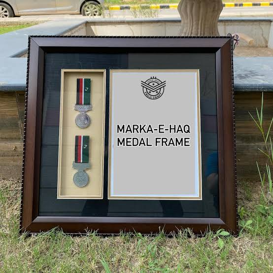AspGulBano's tweet image. Honoring the 11 personnel and 40 civilians who gave their lives. Your blood secured our freedom. 🥀 #LestWeForget #MarkaEHaq