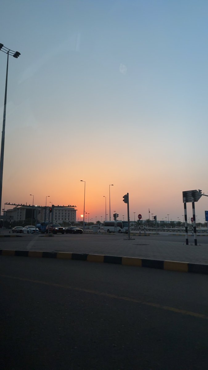 ___RL9's tweet photo. 🌇 https://t.co/hfNQWGCNTX